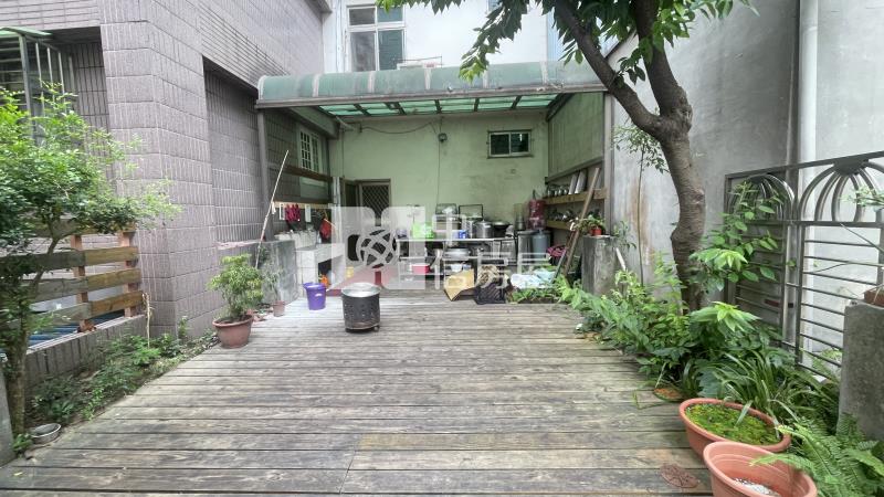 獨家林森國小稀有大地坪透店房屋室內格局與周邊環境