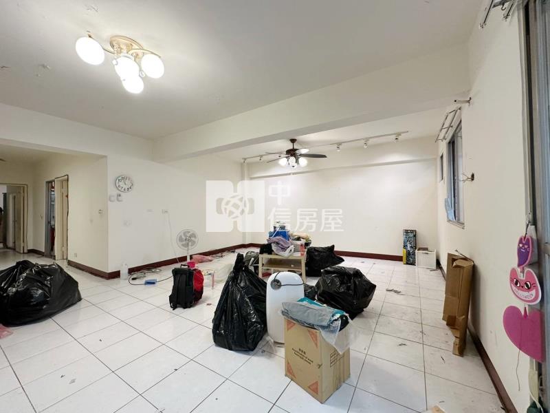 近A21捷運超大3+1房+3衛浴房屋室內格局與周邊環境