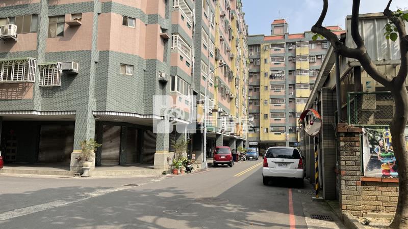 水湳超值店面(專任)房屋室內格局與周邊環境