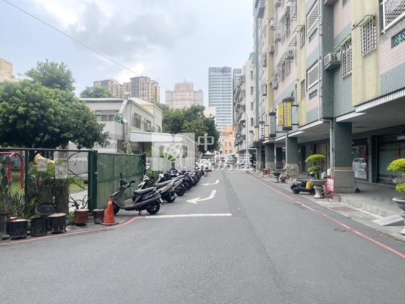 水湳超值店面(專任)房屋室內格局與周邊環境