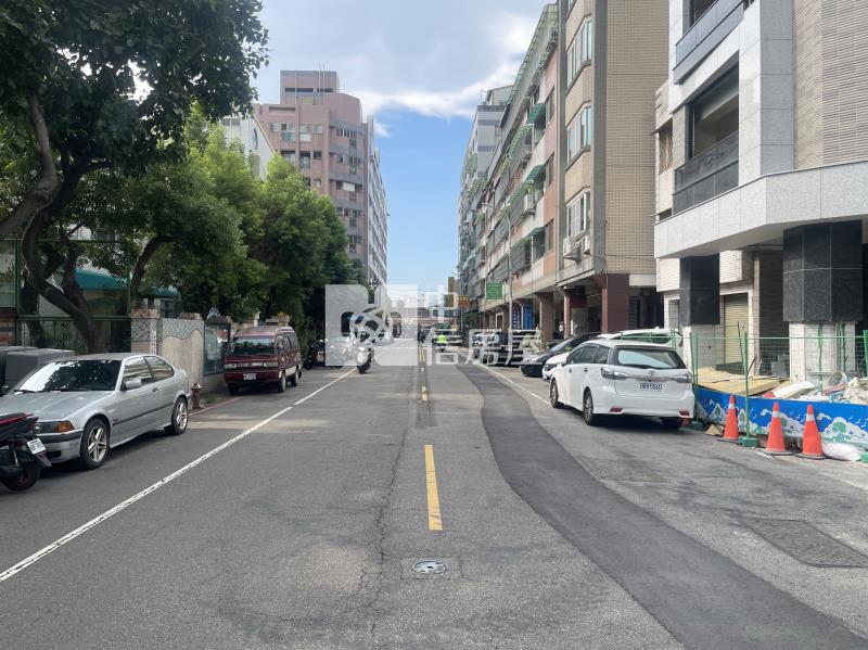 水湳超值店面(專任)房屋室內格局與周邊環境