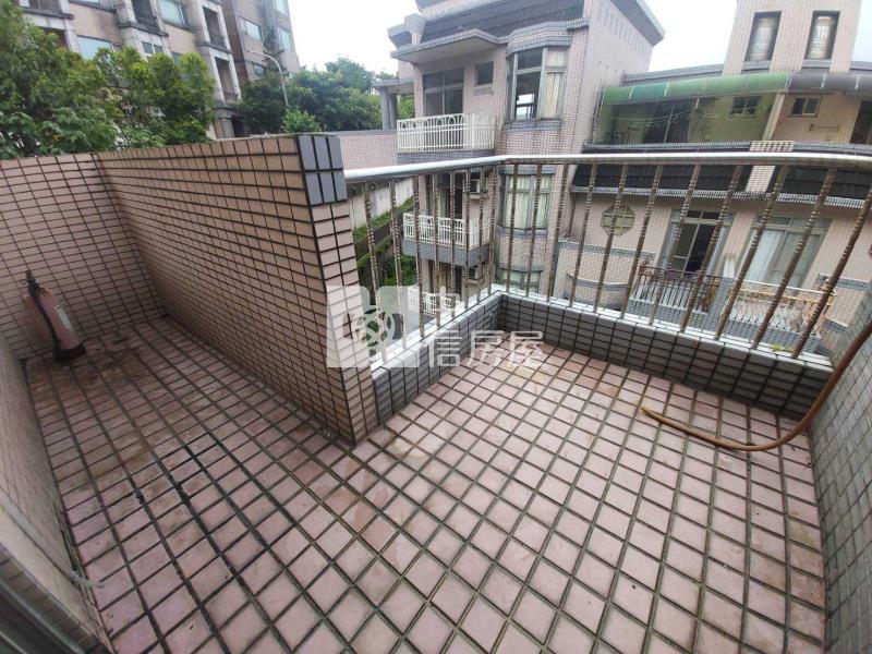 楊光中小學美別墅房屋室內格局與周邊環境