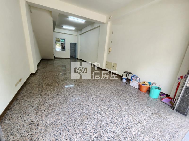 秀泰影城旁店面房屋室內格局與周邊環境