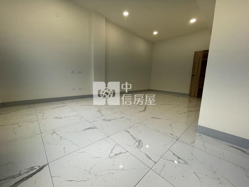 鄰新光三越黃金店面房屋室內格局與周邊環境