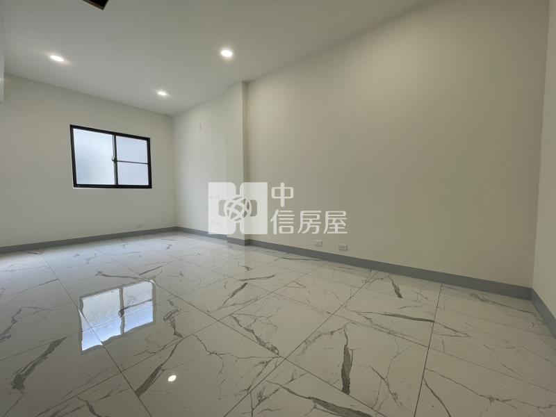 鄰新光三越黃金店面房屋室內格局與周邊環境