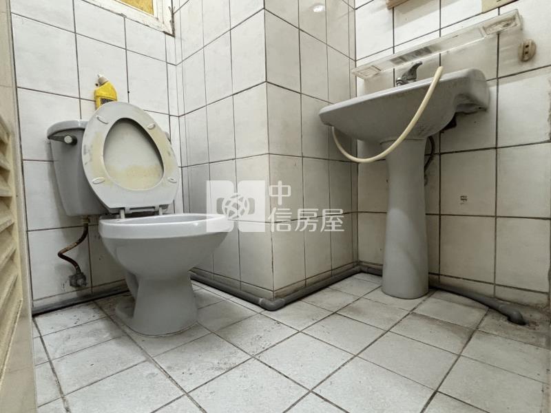 專任-竹南龍泉街平車店面房屋室內格局與周邊環境