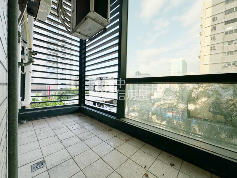 中國醫商圈兩房休旅車位房屋室內格局與周邊環境