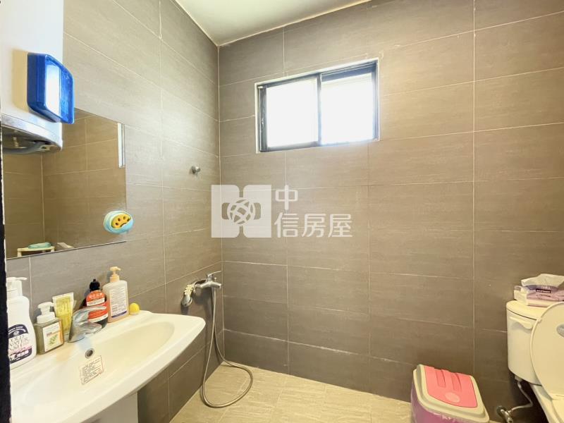 西區精明商圈5樓美寓（專任）房屋室內格局與周邊環境