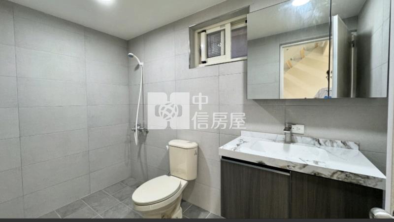高鐵南路旁透天(1)房屋室內格局與周邊環境