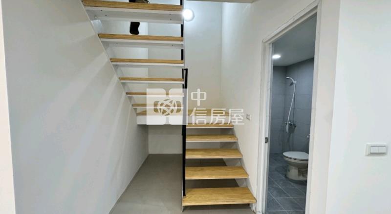 高鐵南路旁透天(1)房屋室內格局與周邊環境