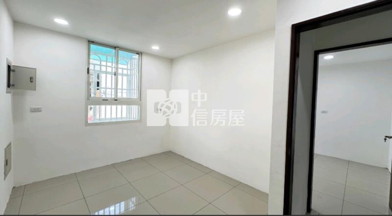 高鐵南路旁透天(1)房屋室內格局與周邊環境