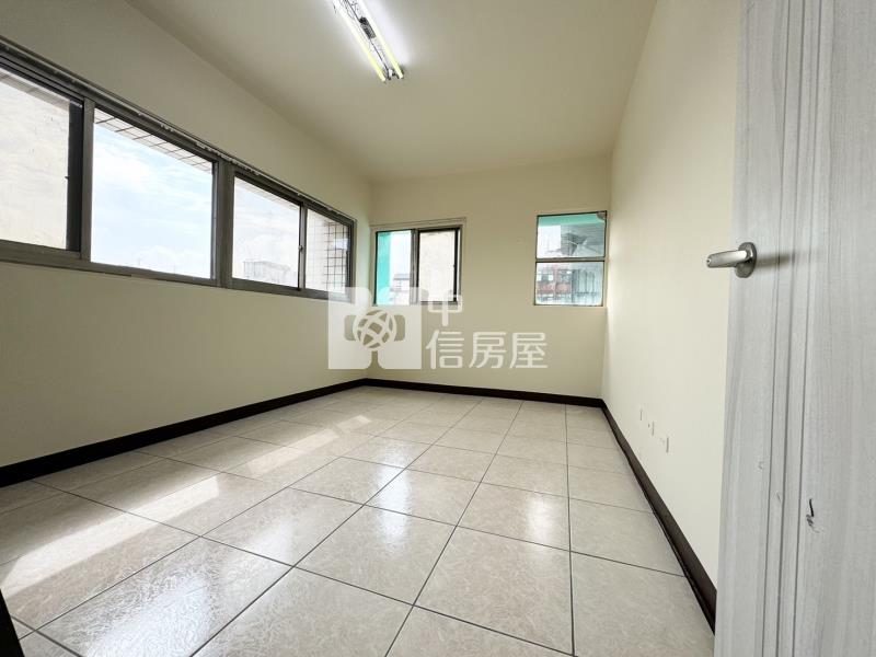 中原大學電梯四房(稀有露臺戶)房屋室內格局與周邊環境