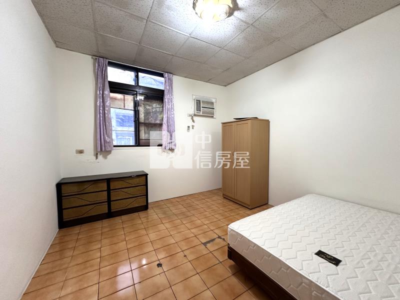 臨馬路商2大透天房屋室內格局與周邊環境