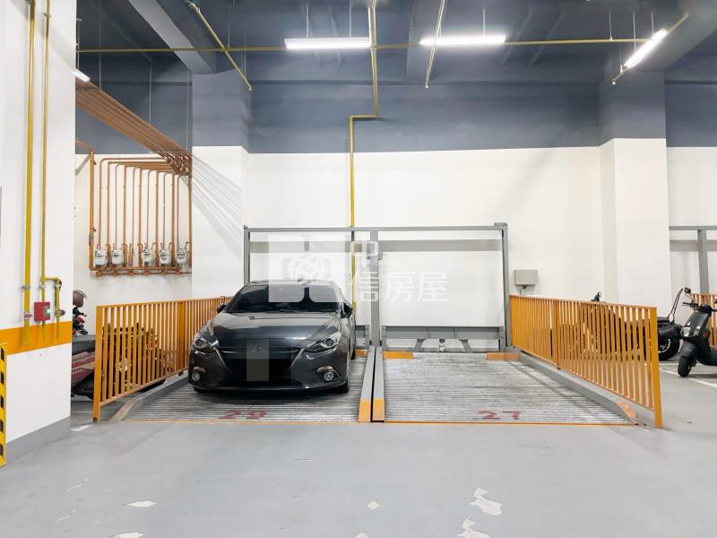 左岸高第四房休旅車位房屋室內格局與周邊環境