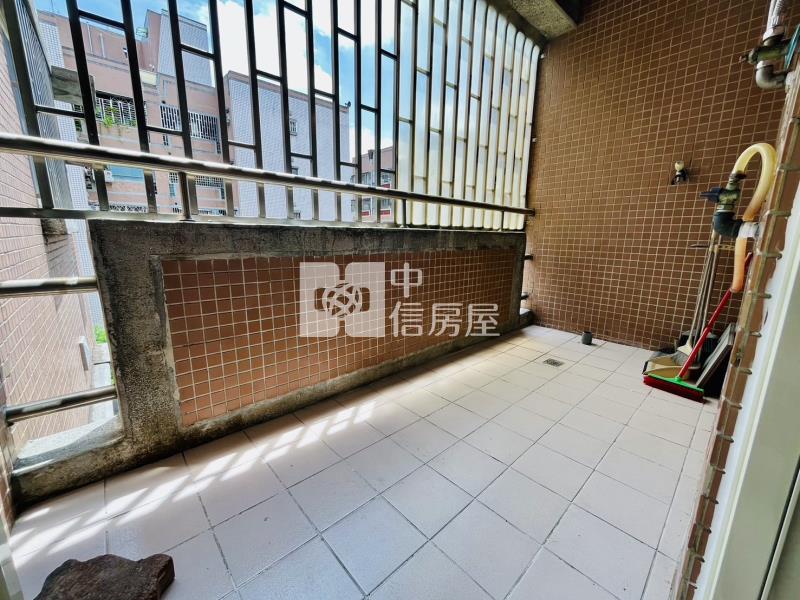 大里健康國宅全新整理三房美屋房屋室內格局與周邊環境