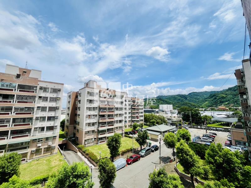 大里健康國宅全新整理三房美屋房屋室內格局與周邊環境