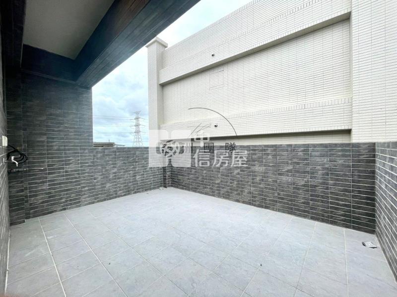 一巷墅邊間採光美透天房屋室內格局與周邊環境