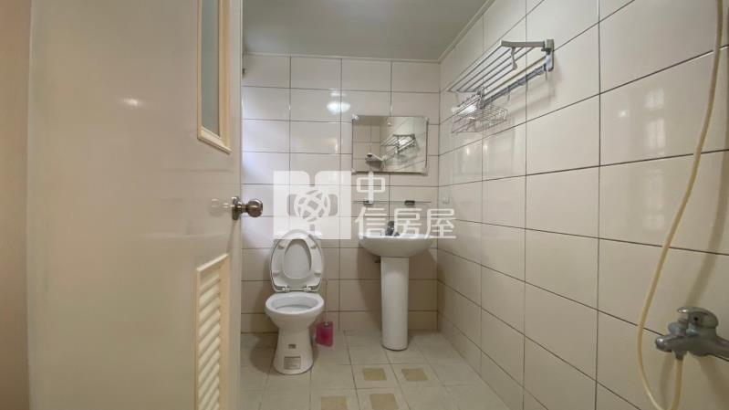 水湳巨蛋一樓三大房房屋室內格局與周邊環境