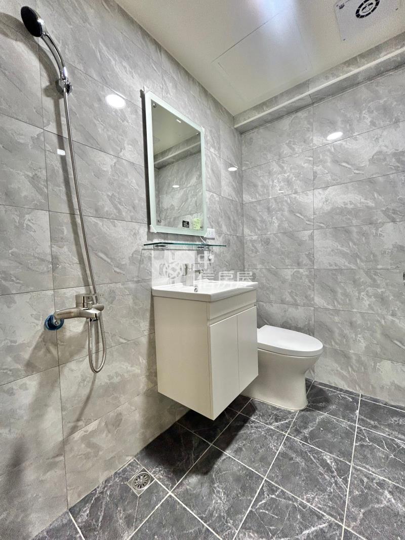 大買家旁臨路樓店房屋室內格局與周邊環境