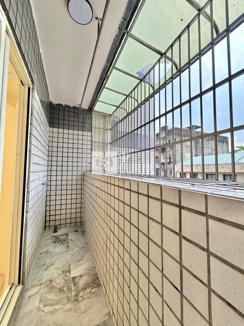 大買家旁臨路樓店房屋室內格局與周邊環境