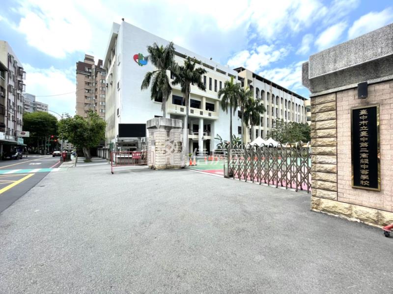 北區二中旁金店面房屋室內格局與周邊環境