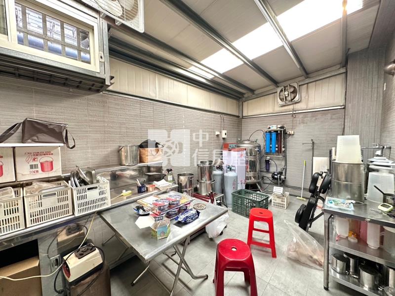 興美六路雙車庫店住房屋室內格局與周邊環境