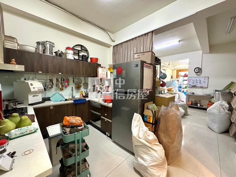 興美六路雙車庫店住房屋室內格局與周邊環境