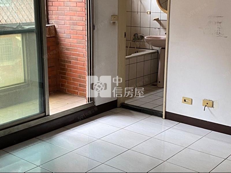 楊梅交流道愛買三房房屋室內格局與周邊環境