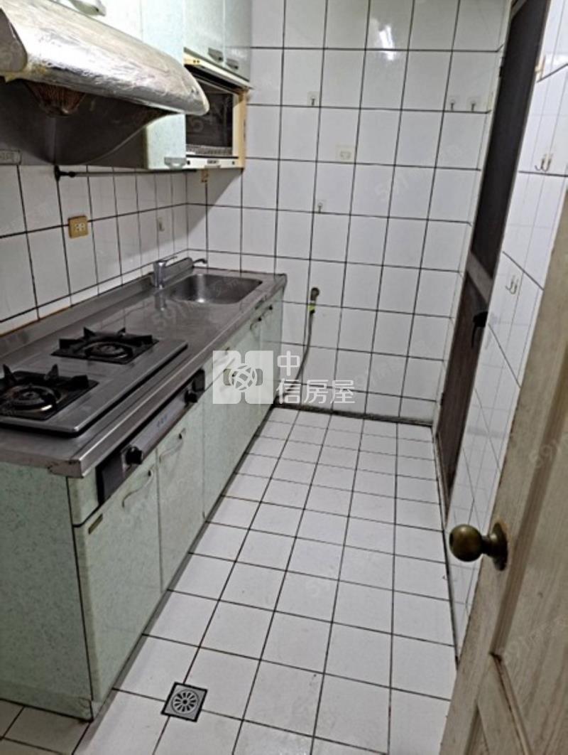 楊梅交流道愛買三房房屋室內格局與周邊環境