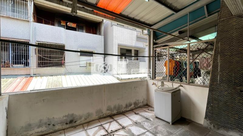 太平低總價靜巷車庫透天房屋室內格局與周邊環境