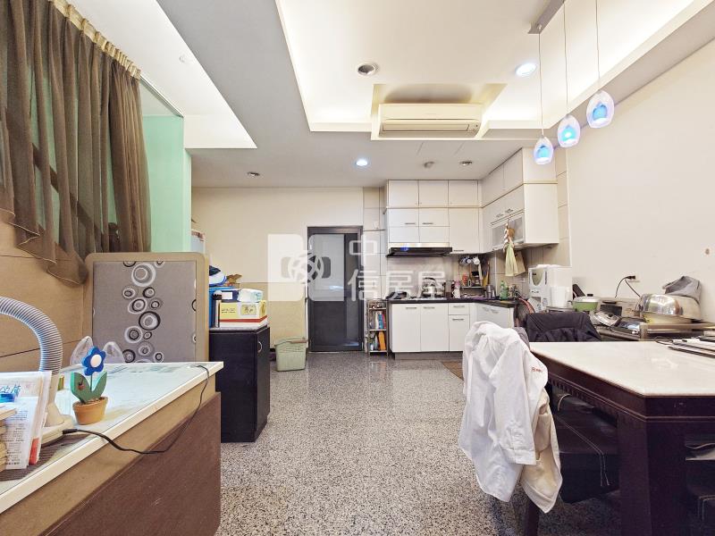 東區lalaport臨路透店房屋室內格局與周邊環境