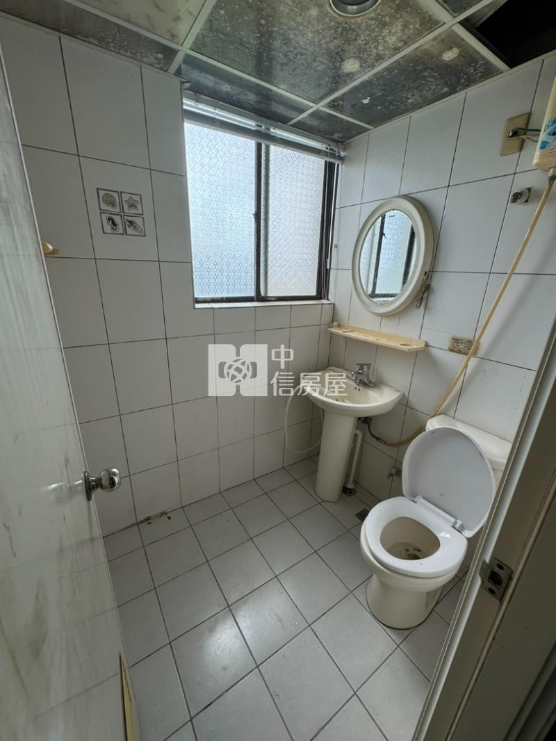 近獅子林金陵路低樓層4套房房屋室內格局與周邊環境