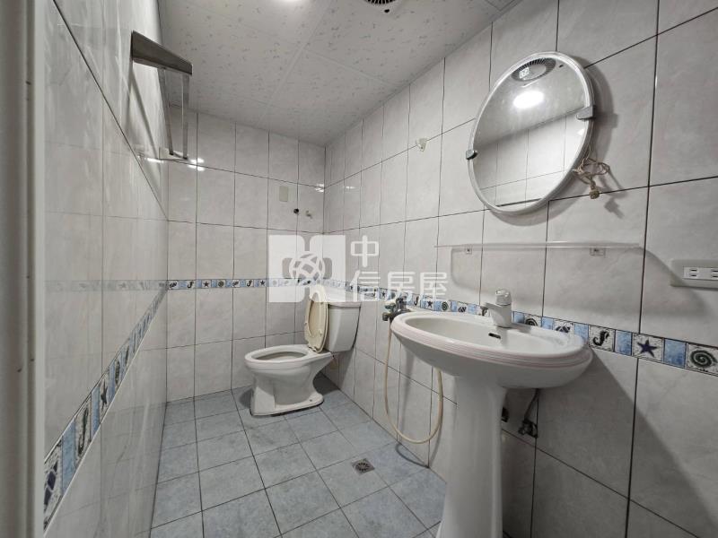 ◆正義路平地美5房房屋室內格局與周邊環境