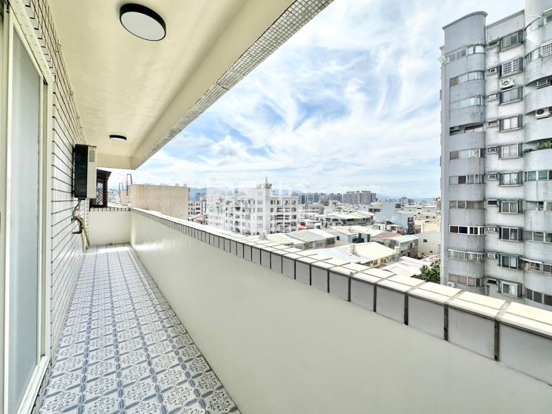 太原車站4房樓中樓露台戶+平車房屋室內格局與周邊環境