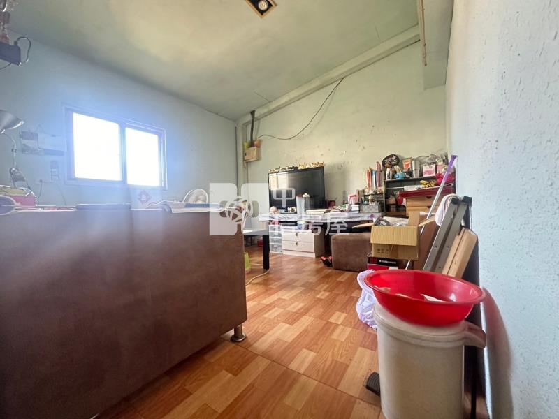 體育館雙拼別墅房屋室內格局與周邊環境