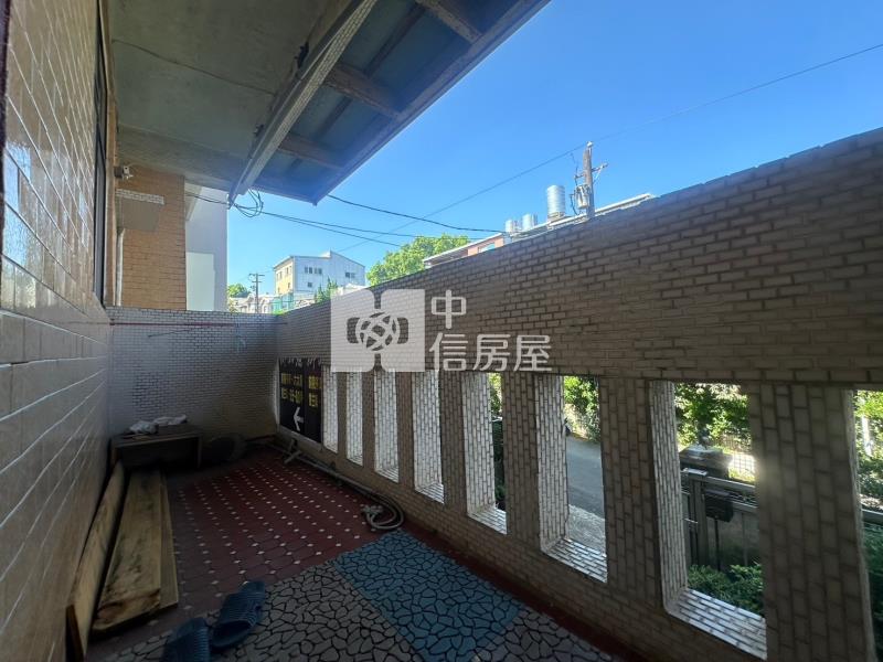 體育館雙拼別墅房屋室內格局與周邊環境