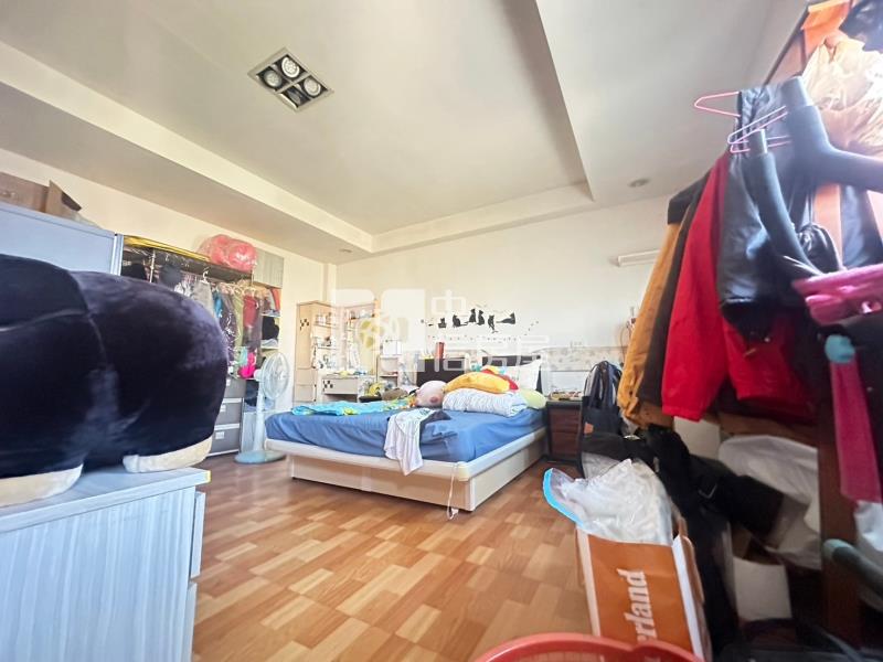 體育館雙拼別墅房屋室內格局與周邊環境