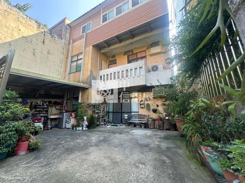 體育館雙拼別墅房屋室內格局與周邊環境