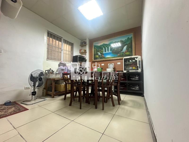 體育館雙拼別墅房屋室內格局與周邊環境