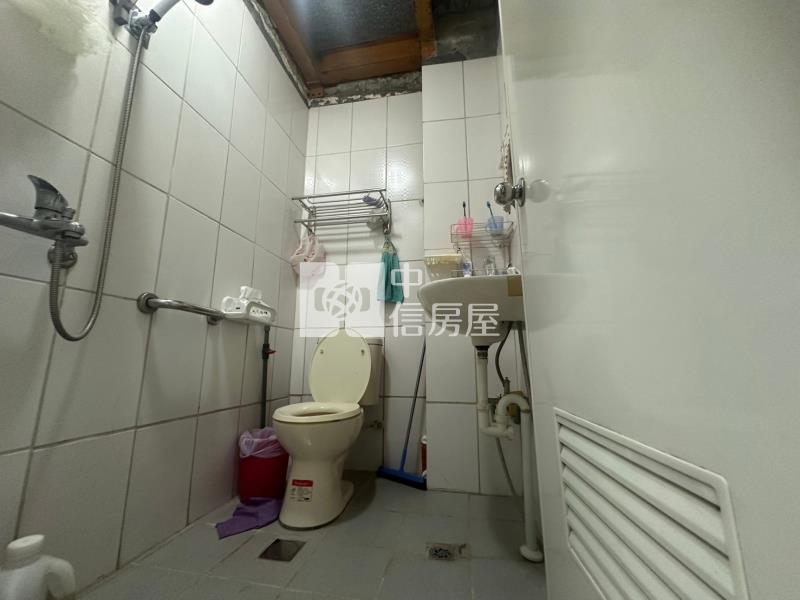 體育館雙拼別墅房屋室內格局與周邊環境