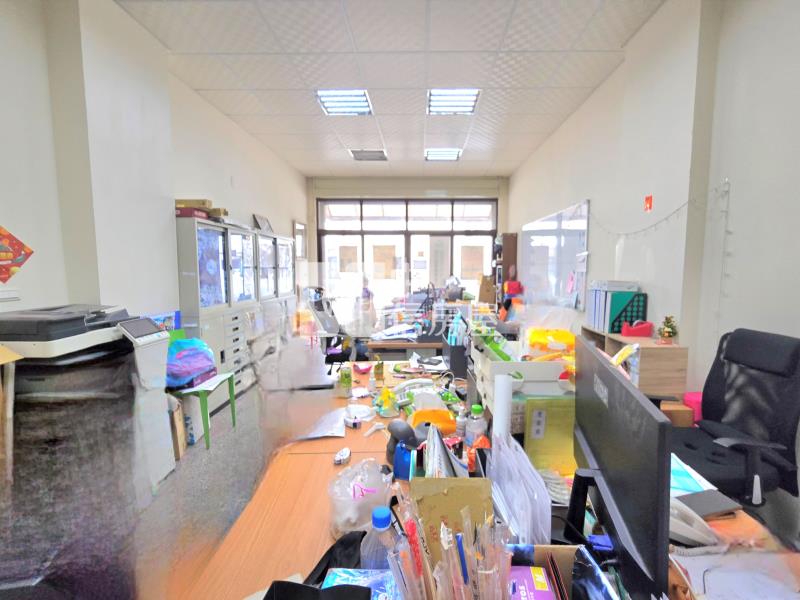 神岡15米路旁輕屋齡透店房屋室內格局與周邊環境