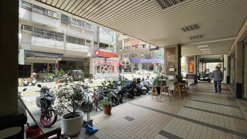 北屯黃金大樓店面房屋室內格局與周邊環境