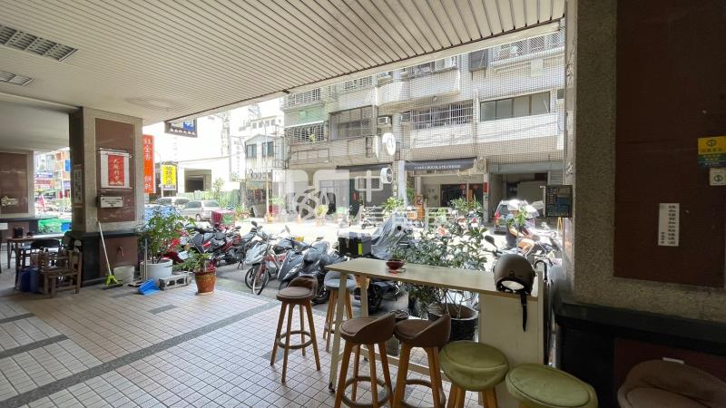 北屯黃金大樓店面房屋室內格局與周邊環境