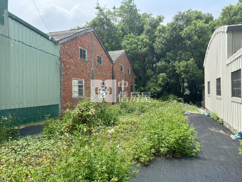 高鐵旁鄰路美建地房屋室內格局與周邊環境