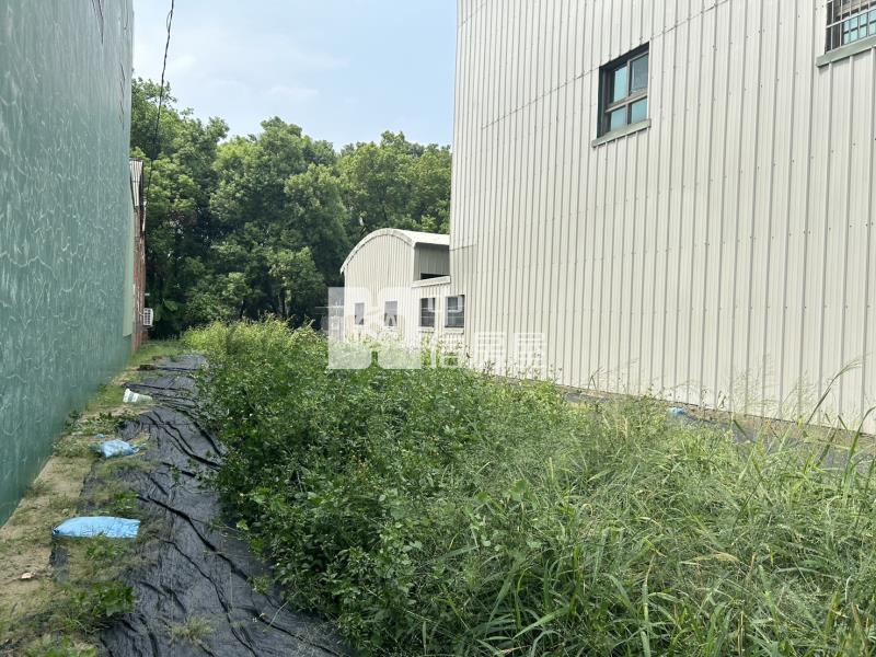 高鐵旁鄰路美建地房屋室內格局與周邊環境