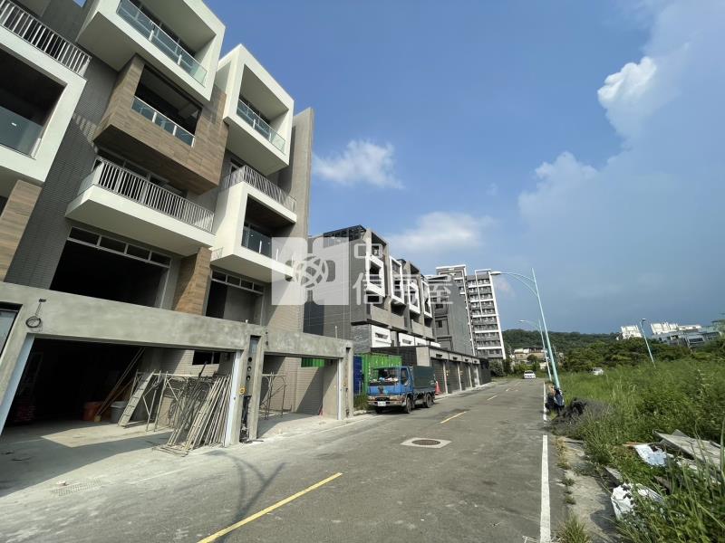 芎林大面寬方正大建地房屋室內格局與周邊環境