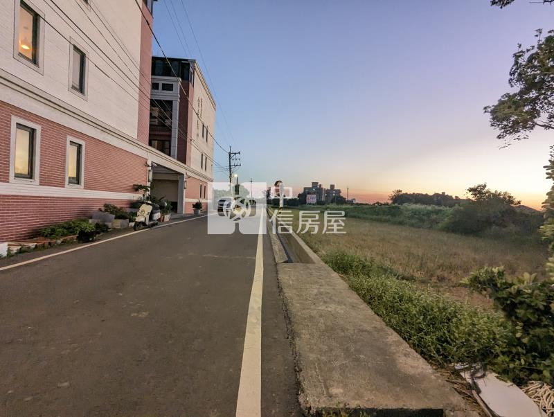 近世紀鋼構金湖段低總價美農地房屋室內格局與周邊環境