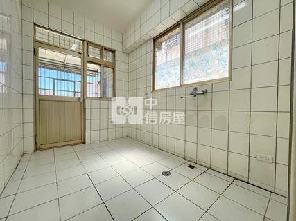 台鐵車站四房車房屋室內格局與周邊環境