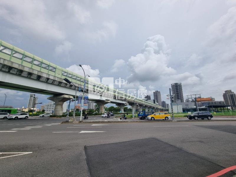 13期豐樂公園捷運站30米路方正建地房屋室內格局與周邊環境