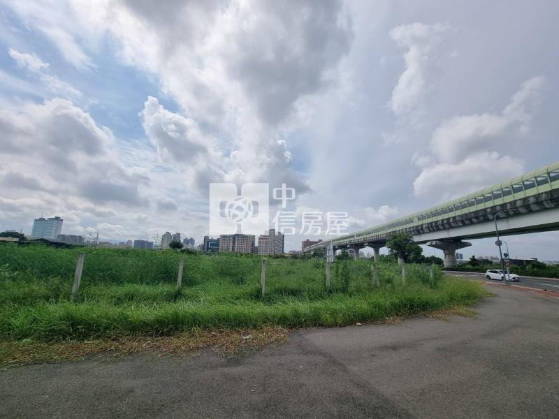13期豐樂公園捷運站30米路方正建地房屋室內格局與周邊環境